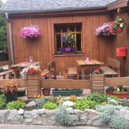 Schronisko Pttk <na Przeleczy Okraj< *