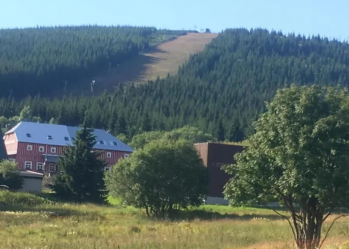 Albergue Schronisko Pttk <na Przeleczy Okraj< *